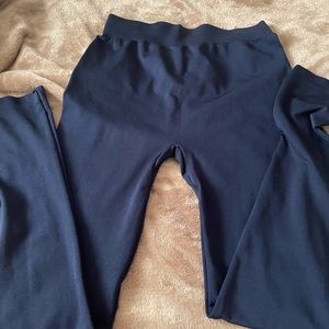 Ladies’ navy blue leggings